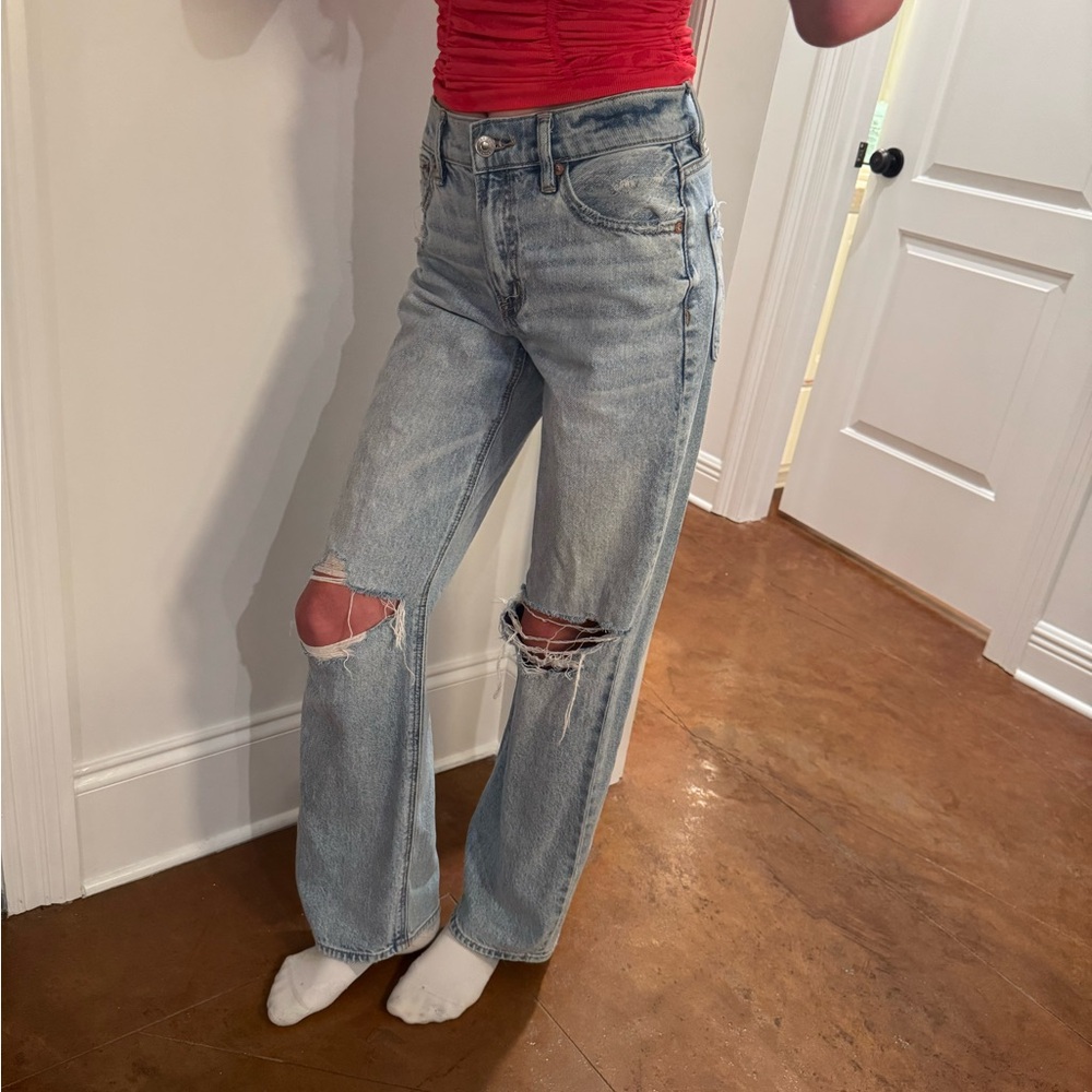 American Eagle Classic Light Blue Distressed Women's Jeans